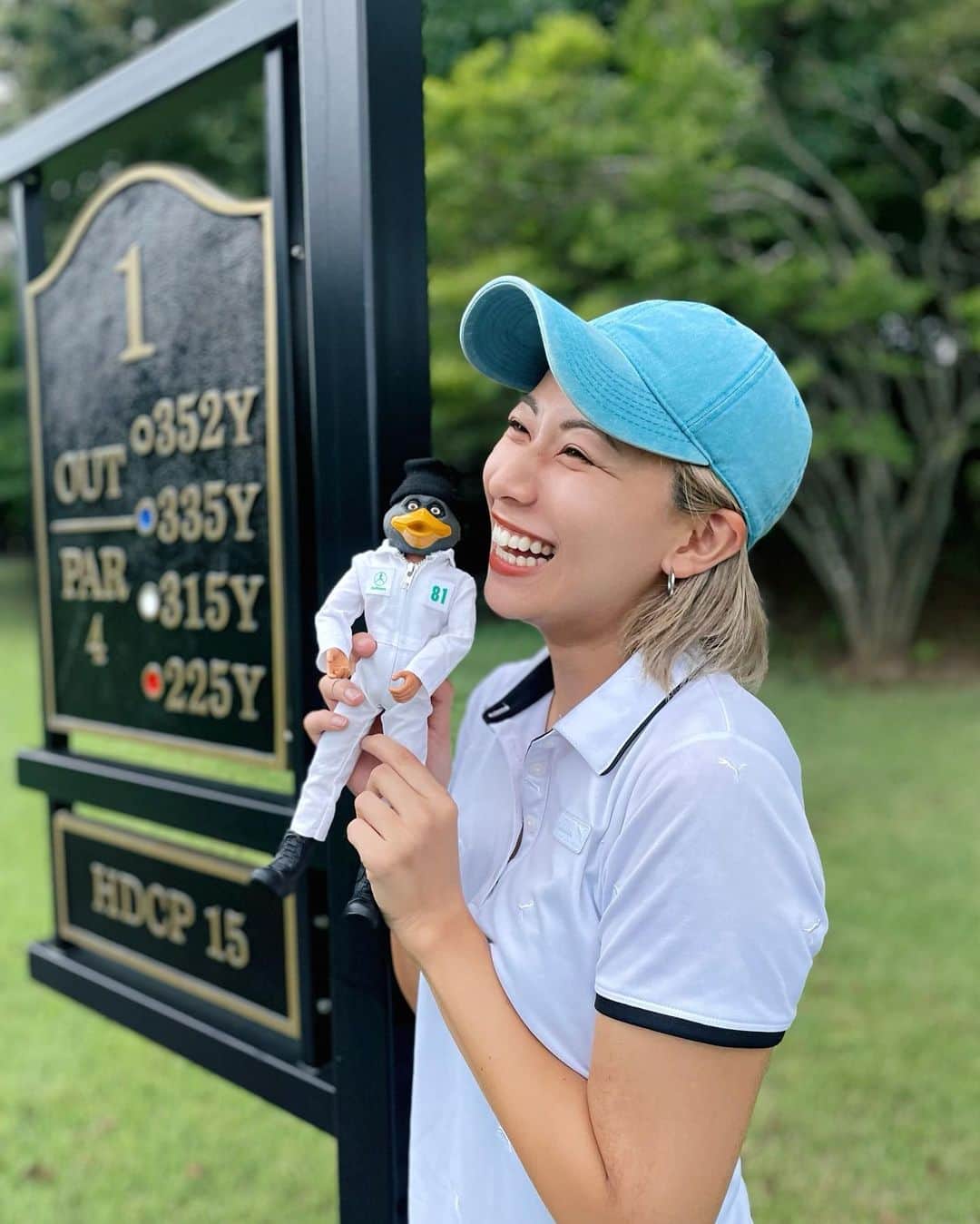 平野杏梨のインスタグラム：「アレのオフ会てきなメンバーでゴルフ⛳️ アレ..お楽しみに😛😉❣️ (爆笑しすぎてる)  #ゴルフ#golf#golfickers」