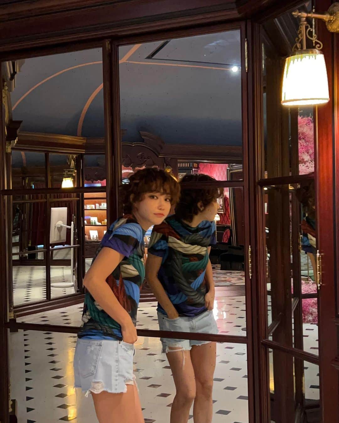 イ・ユリさんのインスタグラム写真 - (イ・ユリInstagram)「안녕 🤚  point  #이유리」9月11日 20時28分 - leeyuri007