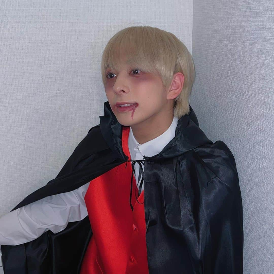 のインスタグラム：「今回fruits BOXさんとコラボすることが決定しましたー！！パチパチ！ 初ハロウィンメイク🎃どーですか？  #ハロウィン」