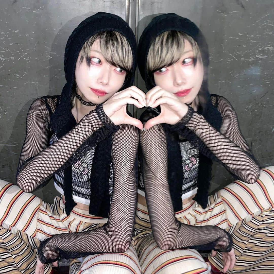コショージメグミのインスタグラム：「❤︎🫶🏻♡」