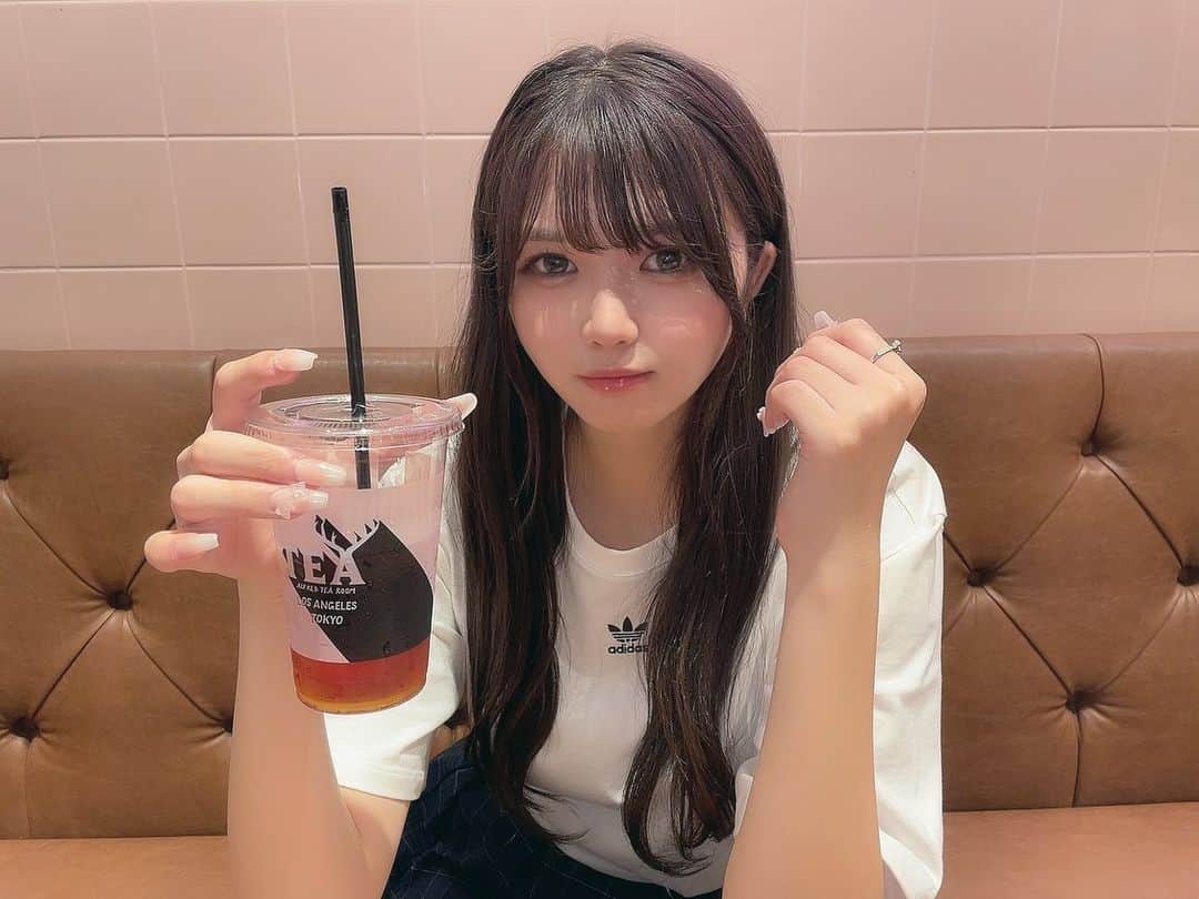 月愛きららのインスタグラム：「休日は貴方と過ごしたい🕊  #アイドル #03 #自撮り #自撮り女子 #カフェ #セルカ」