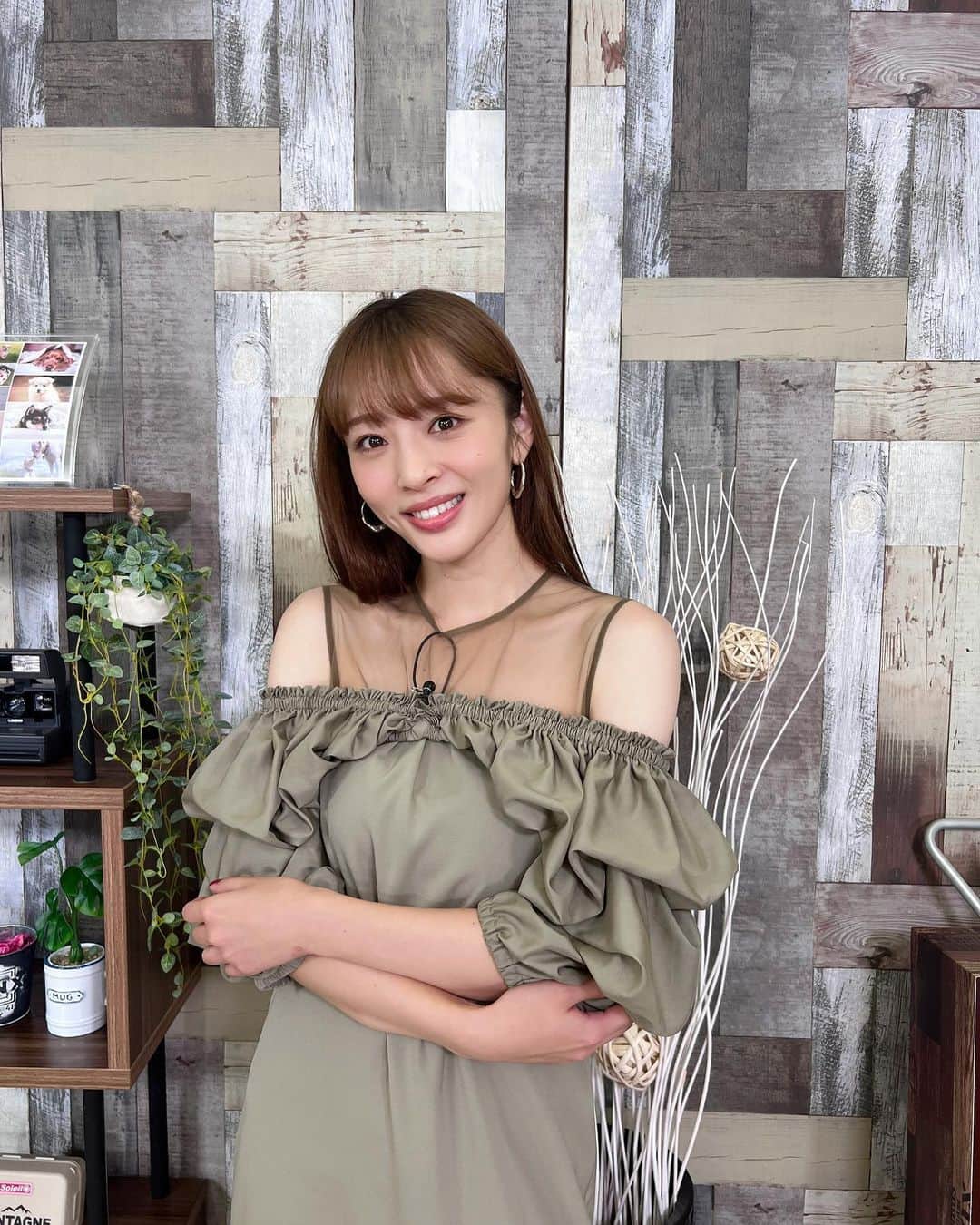 神部美咲のインスタグラム：「衣装がもう秋色😘🍁🥰  秋がいちばんすき。」