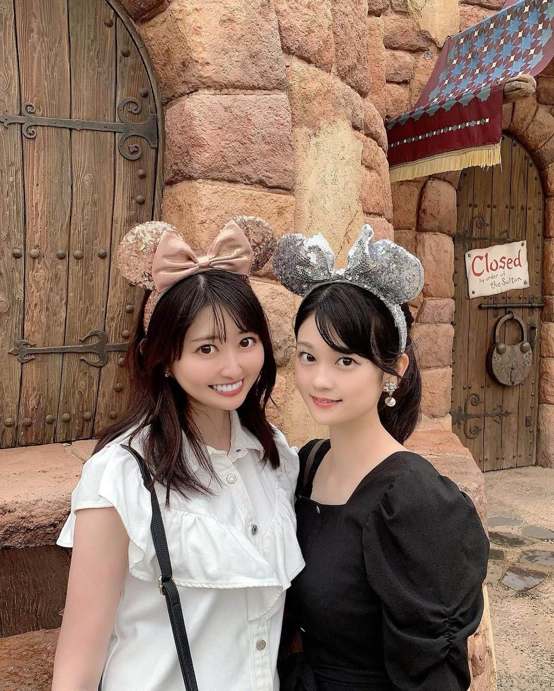 坂口莉果子さんのインスタグラム写真 - (坂口莉果子Instagram)「渡米前ラストディズニー🐭🌋🤍  行けてよかったありがとう💖 ・ ・ ・ ※撮影の時のみマスクを外しています。 #japan #tokyodisneysea #disney #disneyphotography #fashion #disneyfashion #mickey #minnie #ホワイトコーデ #ホワイトコーデディズニー  #ディズニー#ディズニーシー#ディズニーフォト #ディズニーフォトスポット #ディズニーシーフォトスポット #ディズニーコーデ #ディズニーランド #淡色ディズニー #ミニー #ディズニーシー20周年 #ディズニーカチューシャ #ディズニーファッション #ソアリン #キラキラカチューシャ #ミッキー　#ファッション #ootd #cordinate #骨格ストレート #tds」9月12日 0時30分 - rikakosakaguchi