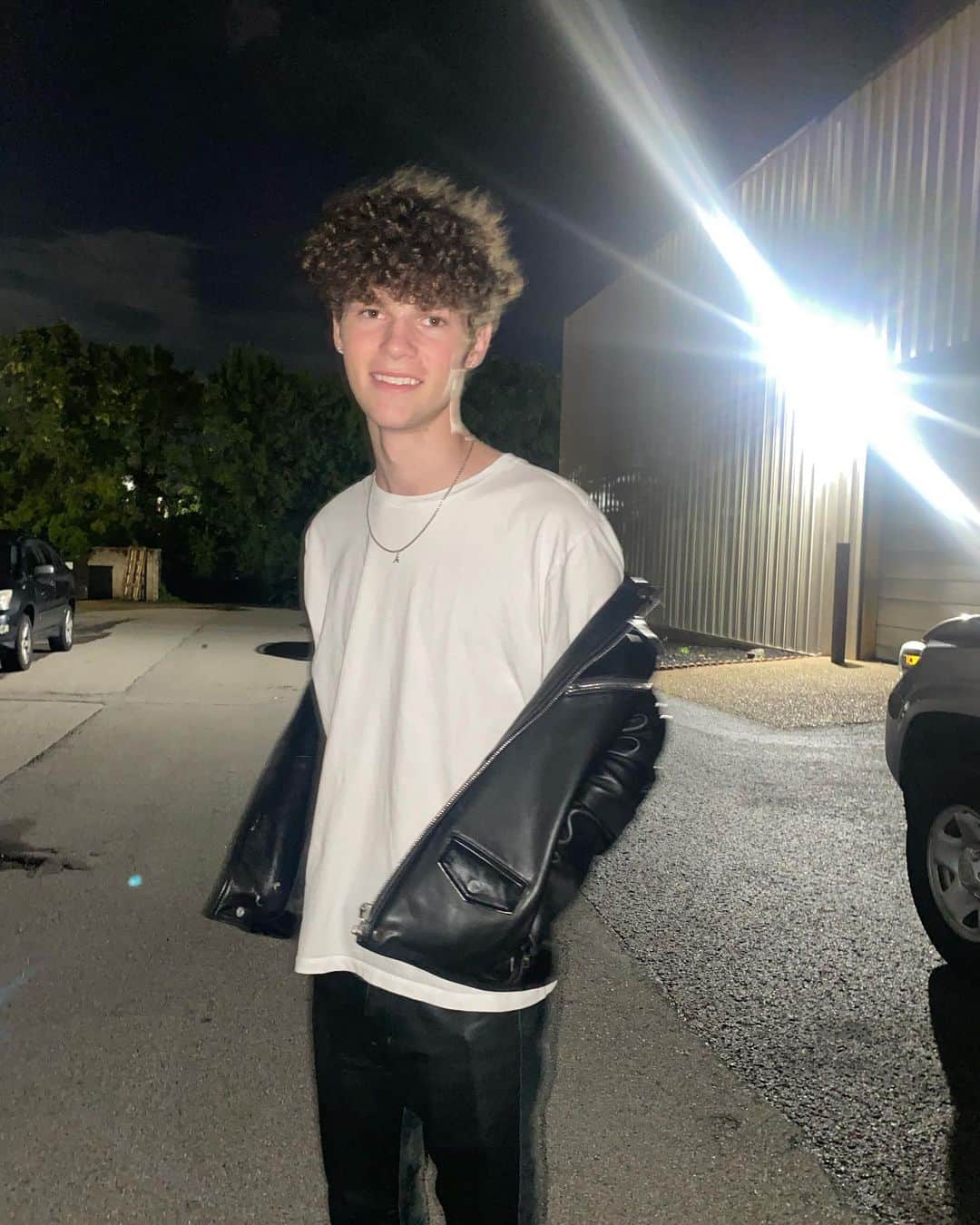 ヘイデン・サマーオールのインスタグラム：「Hi my names Hayden, nice to meet you.😊」