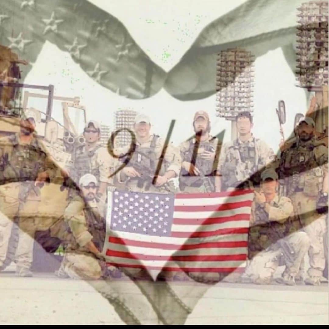 ステファニー・プラットさんのインスタグラム写真 - (ステファニー・プラットInstagram)「Happy 40th Anniversary to my mom & dad! 🥰 you guys were made for each other ❤️ best friends till the end ❤️! I also want to thank all of the 911 heroes & servicemen. My forever condolences to all of the victims. I’m grateful to live in a country where regular people can stand up and make a real difference 🙌🏻 I’m so proud to be an American. God bless our beautiful country 🇺🇸」9月12日 3時44分 - officialstephpratt