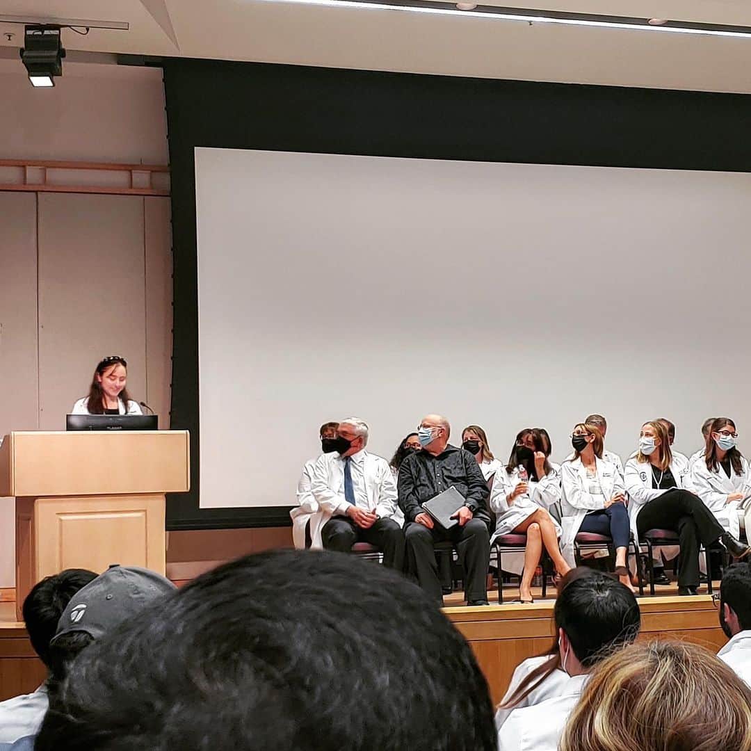 ミコ・フォガティさんのインスタグラム写真 - (ミコ・フォガティInstagram)「Added a new piece to my wardrobe 🥼 It is an honor to be receiving my white coat but also a reminder of all the hard work ahead. I hope to become a confident, respectful, knowledgeable, and empathetic doctor. 🤍This event was extra special as I was able to address the audience and faculty on behalf of my class as the Class President. Thank you to everyone for all your continued support throughout my journey! ❤️🩺⚕️👩🏻‍⚕️🩻」9月12日 6時09分 - mikofogarty