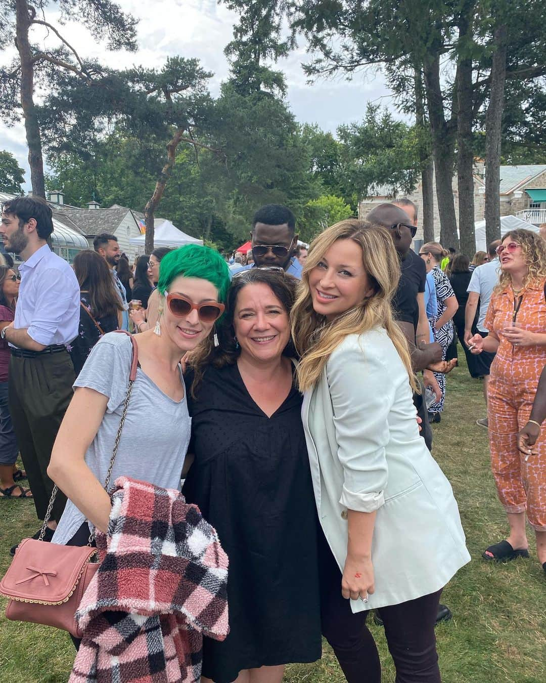 アシュリー・レガットさんのインスタグラム写真 - (アシュリー・レガットInstagram)「The most wonderful time at @cfccreates with so many people I truly admire. Thanks for having us! #BabysFirstTIFF」9月12日 7時25分 - ashleyleggat