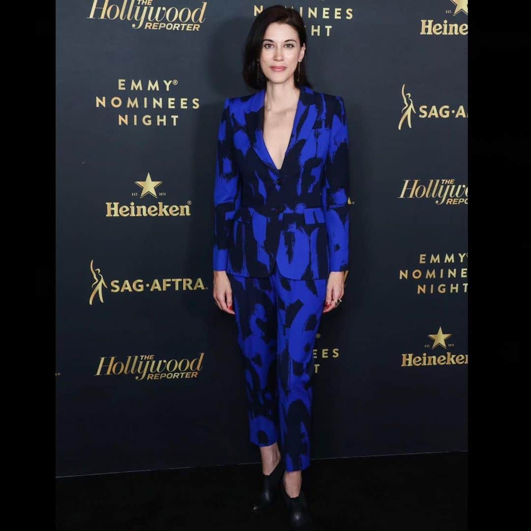 チェリーン・ダビスさんのインスタグラム写真 - (チェリーン・ダビスInstagram)「Thank you @hollywoodreporter and @sagaftra for an awesome night celebrating this year’s #emmy nominees. A fun time was had by all!  Special shout out to fabulous Arab American stylist Engie Hassan who helped me rock the night in this stunning @alexandermcqueen power suit. It brought out the rebel in me.  Stylist: @engiestyle  Suit: @alexandermcqueen  Earrings: @versace  Shoes: @louboutinworld  Rings: @zaikenjewelry   #onlymurdersinthebuilding #womendirectors #emmys #representationmatters #femalefilmmaker #womendirectors #arabamerican #proudarab #proudpalestinian」9月12日 8時13分 - cheriendabis