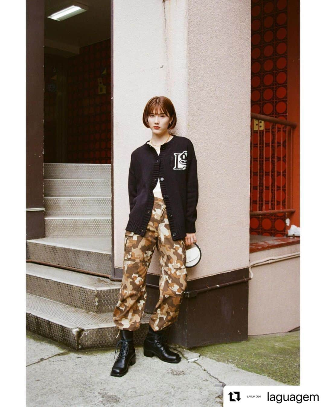 藤本林花美愛さんのインスタグラム写真 - (藤本林花美愛Instagram)「LAGUAGEM STREET SNAP -2022 Autumn & Winter   大好きな @laguagem の STREET SNAPに出演させていただきました！  コーディネート自分で組んだの🖤 WEBにも載ってるので ぜひチェックしてね😉  Thank you⭐︎ Photo: @asmnbok  Styling: @laguagem  @gogoanri @muro_aya   #laguagem #ラグアジェム  #藤本リリー」9月12日 20時18分 - lily_1001_official