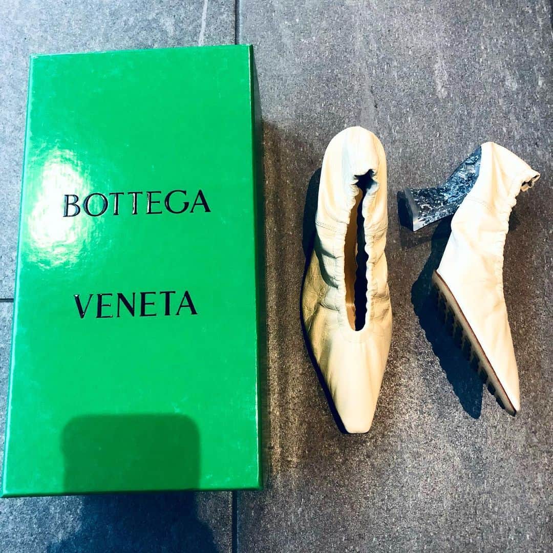 外村久美子さんのインスタグラム写真 - (外村久美子Instagram)「・ @newbottega👠 #bottegaveneta」9月12日 20時45分 - kummy153