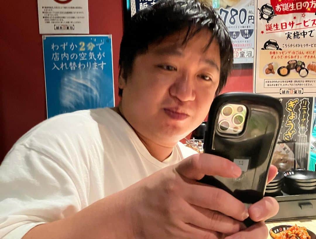 松間雄亮さんのインスタグラム写真 - (松間雄亮Instagram)「ダブルアート真べぇさんの大結婚式でした！笑いあり、涙ありの素晴らしい式でございました。マユリカの挙式のKISSとロンゴコートさん2人の髪型がずっと様子おかしかったです。最高でした。あー結婚してぇー！！！」9月12日 20時48分 - yusuke01418931