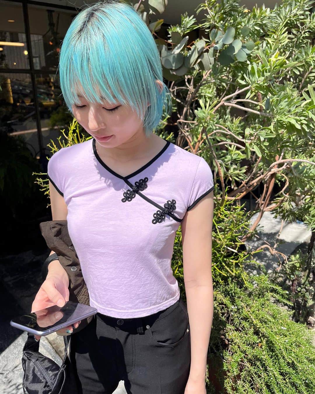PORINのインスタグラム：「青髪の色落ちすき🐠」