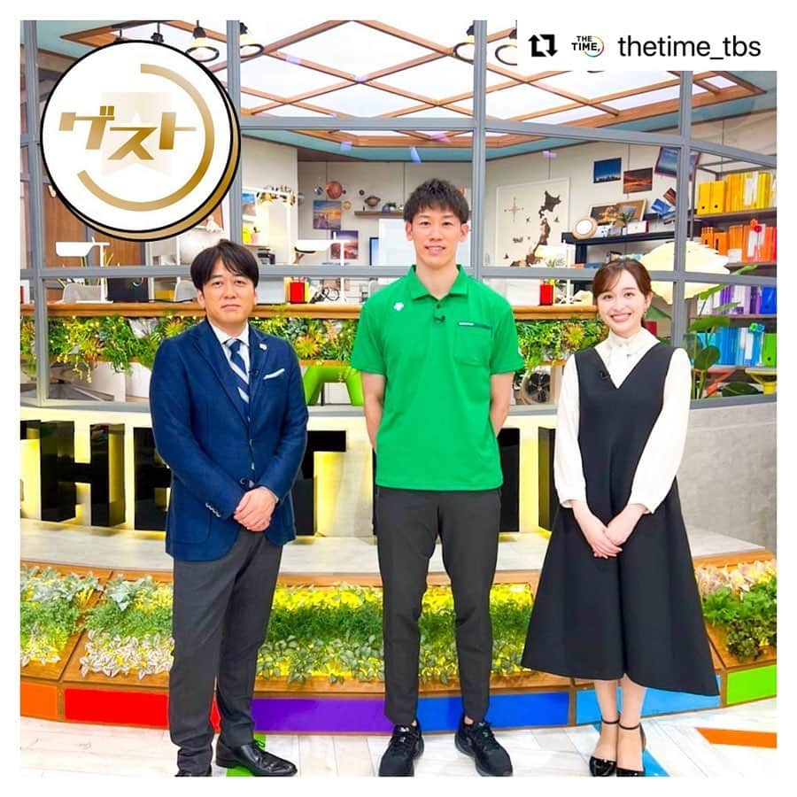 宇賀神メグさんのインスタグラム写真 - (宇賀神メグInstagram)「🐥  . .  今日のTHE TIME,は 石川祐希選手にお越しいただきました。🏐 当たり前ですが、 身長差が…！凄いですね！  チームを引っ張るキャプテンとしての 石川選手の考え方に感銘を受けました。 お忙しいところ、またお疲れのところ お越しくださいまして ありがとうございました。😊  . #Repost @thetime_tbs with @use.repost ・・・ ／ 🏐#男子バレー #石川祐希 選手が また遊びに来てくれた🐥 ＼  今日は貴重なお話ありがとうございました❕  @yuki_ishikawa_official   #thetime_tbs #バレーボール #龍神nippon   #tbs #tbsテレビ #情報番組 #朝番組 #日本の朝 #ニュース番組 #早起き #朝から元気 #thetime #今日もいい日になるように #今日も素敵な一日を」9月12日 18時40分 - ugajin_megu