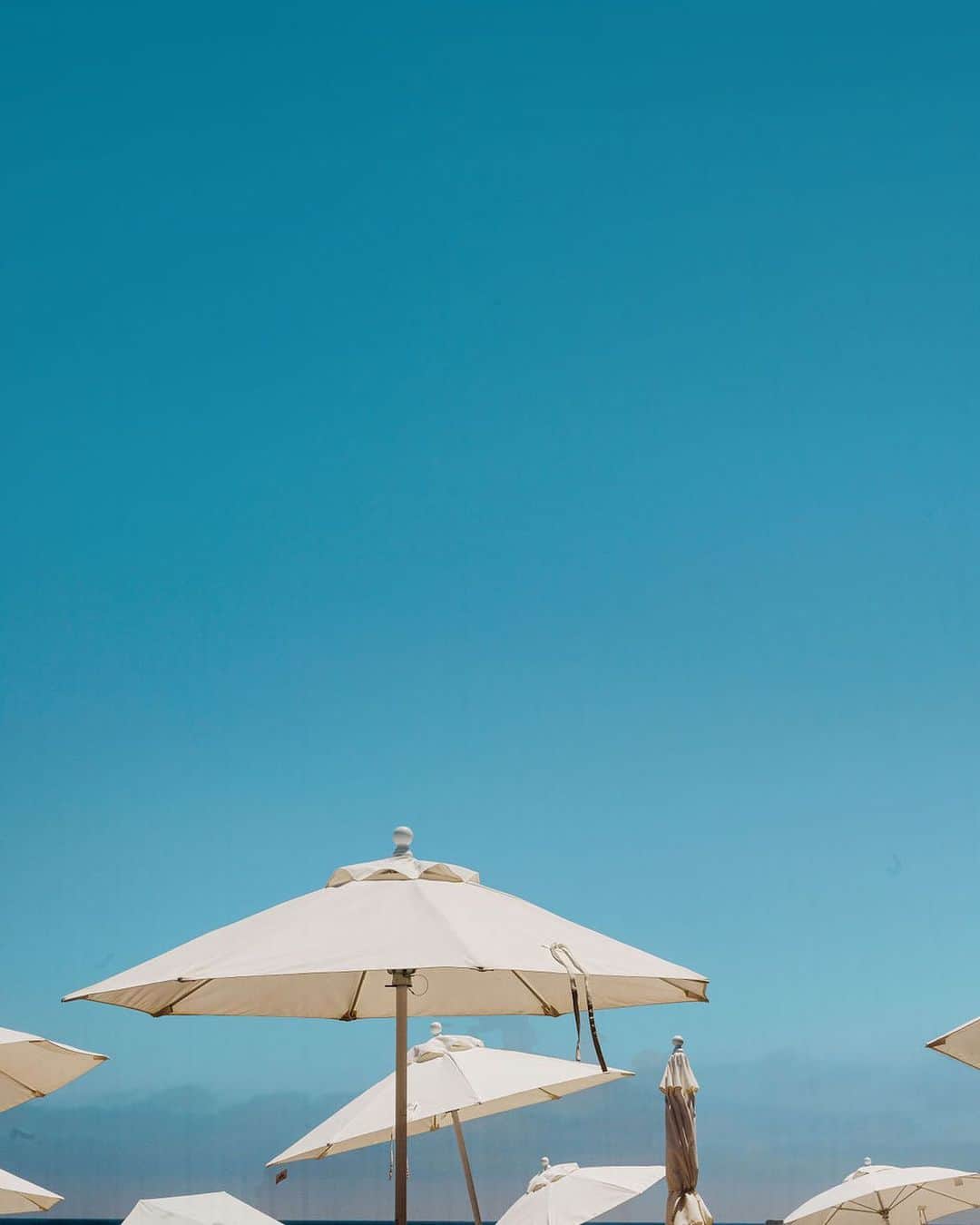 ティファニー・ティーセンのインスタグラム：「I like these kind of Mondays 🌊☀️⛱」