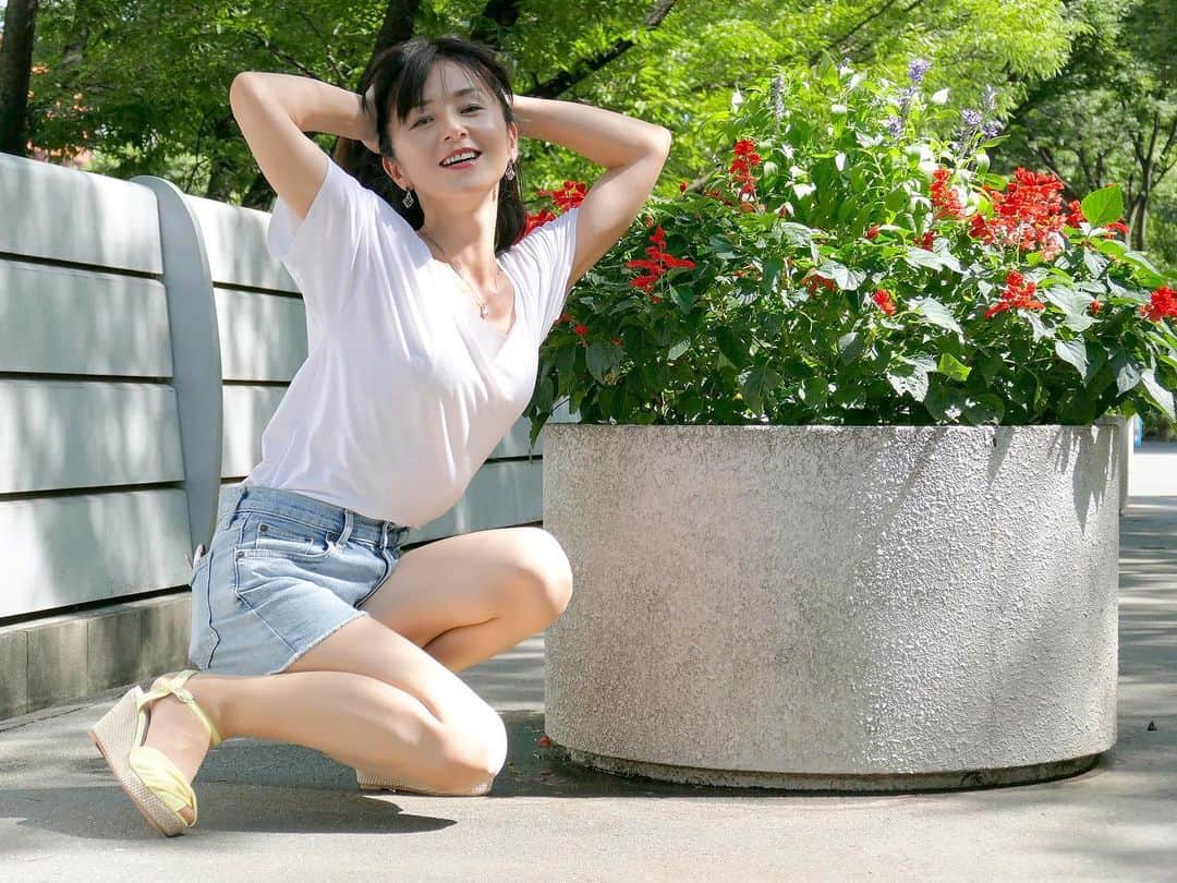 櫻井智のインスタグラム：「来年も 半パン履けるかな〜🤭笑 履きたいな〜🤭  Will I be able to wear short pants again next year?🤭 I want to wear it~🤭」