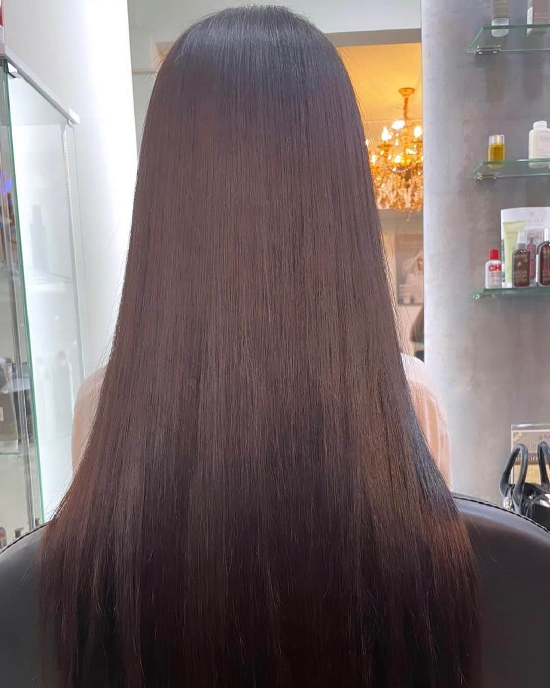 熊野あゆ（澄川鮎）のインスタグラム：「. . ✂︎🇹🇭💕✨ . . . #thailand #hairsalon #bangkok #hair #haircare #haircut #beauty #longhair #superlong」