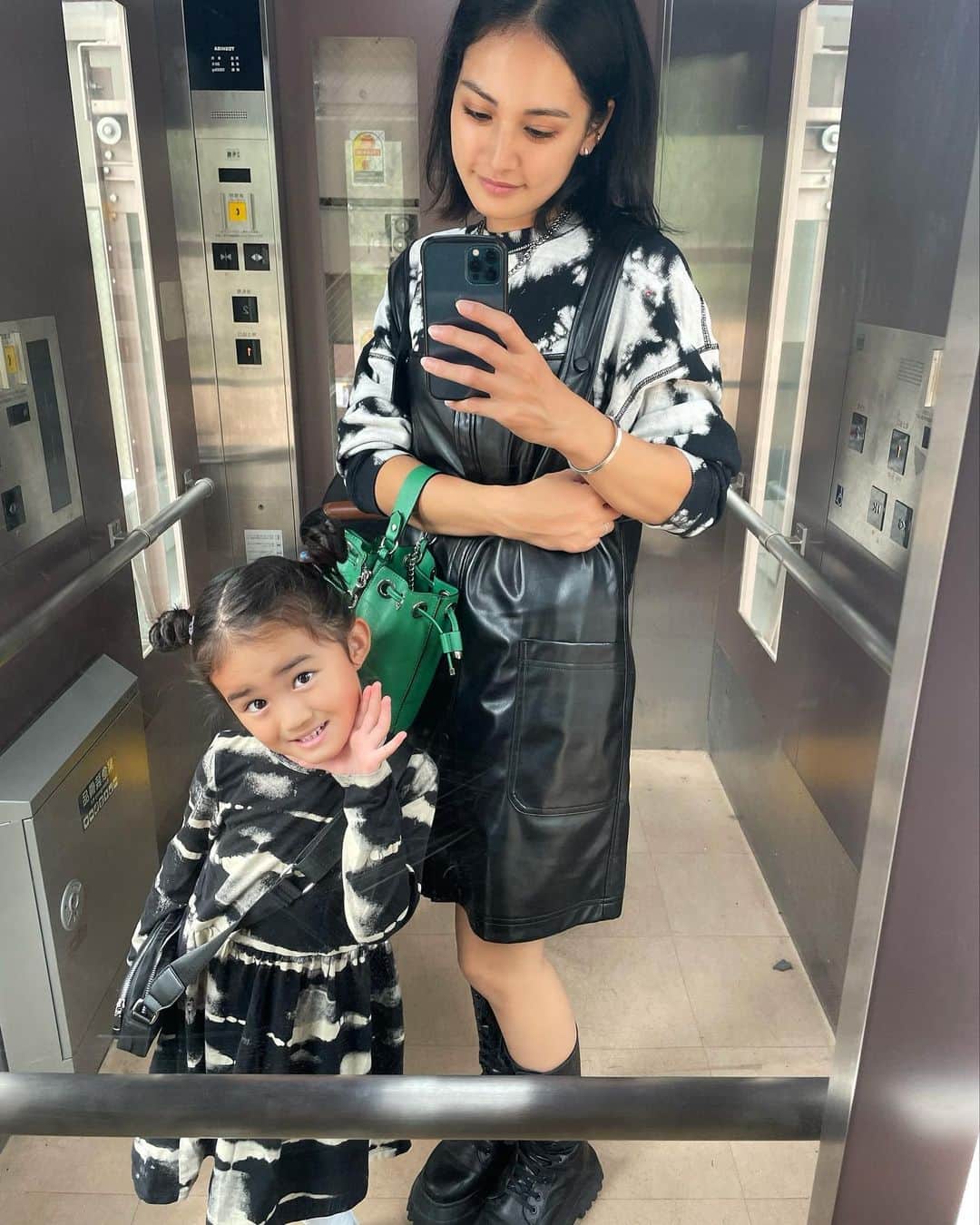武内ペレス麻射のインスタグラム：「. 🖤🤍☯️🤍🖤」