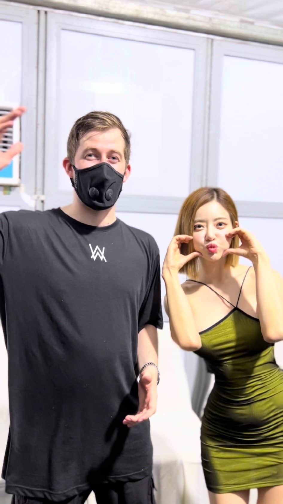 Dj Sodaのインスタグラム：「I had so much fun at the #Borneomusicfestival as double headliner with #Alanwalker !💚💚」