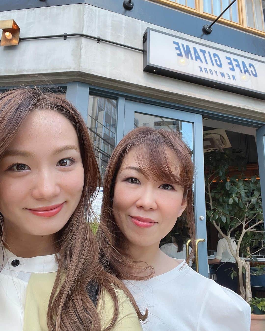 永山飛鳥さんのインスタグラム写真 - (永山飛鳥Instagram)「ママとランチ🍴 最近ママに似てると言われる🥺 家にいる時の後ろ姿も似てるらしい😂  小さい時はパパ似と言われてたような気がする。」9月12日 23時28分 - asuka_nagayama