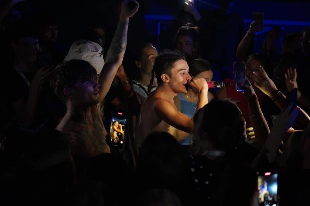 Bars and Melodyのインスタグラム：「Sheffield and Ldn were lit🔥 see you soon Cardiff and Bournemouth」