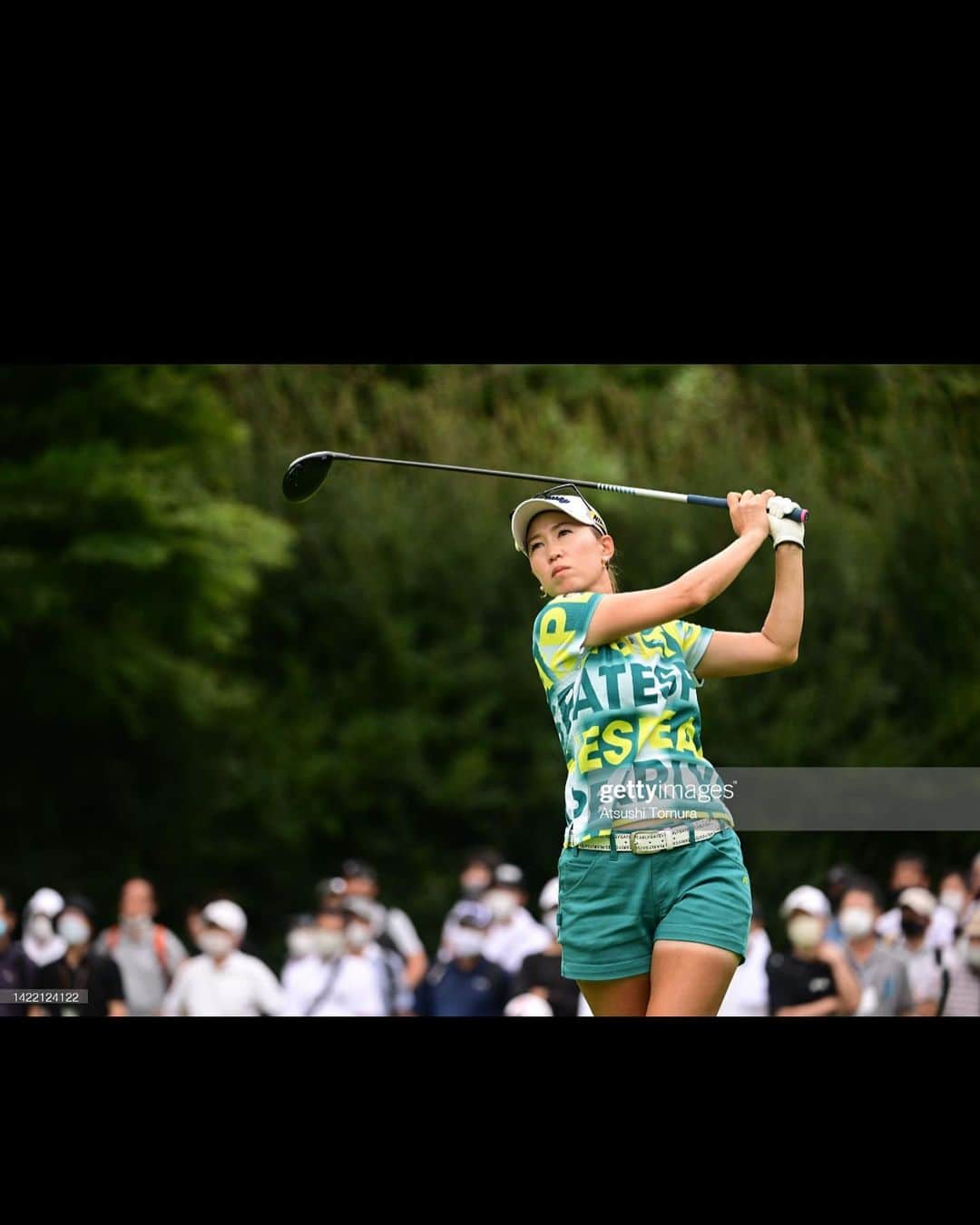 上田桃子さんのインスタグラム写真 - (上田桃子Instagram)「日本女子プロ選手権。  今年の2つめのメジャーが終わりました。 私にとっては51回目のチャレンジも同時に終わりました。  何をどう繋げて3つめのメジャーに活かせるか。 52回目のチャレンジには、もっと成長した自分でトライ出来るのか？  ちゃんと、受け止めて、進みます。  高低差が強く、ギャラリーの方には大変なコースだったと思います。 18番に向かう坂では皆さん、はぁはぁ…。 言われてたのに近道出来たろうに、最後までついてきてくださってありがとうございました‼️  諦めた時に終わる挑戦だと思っています。 それまで、またやるだけですね。  今週も最善を尽くします。  #51 #メジャー大会 #19t #はじまりの時」9月13日 14時59分 - momoko3030