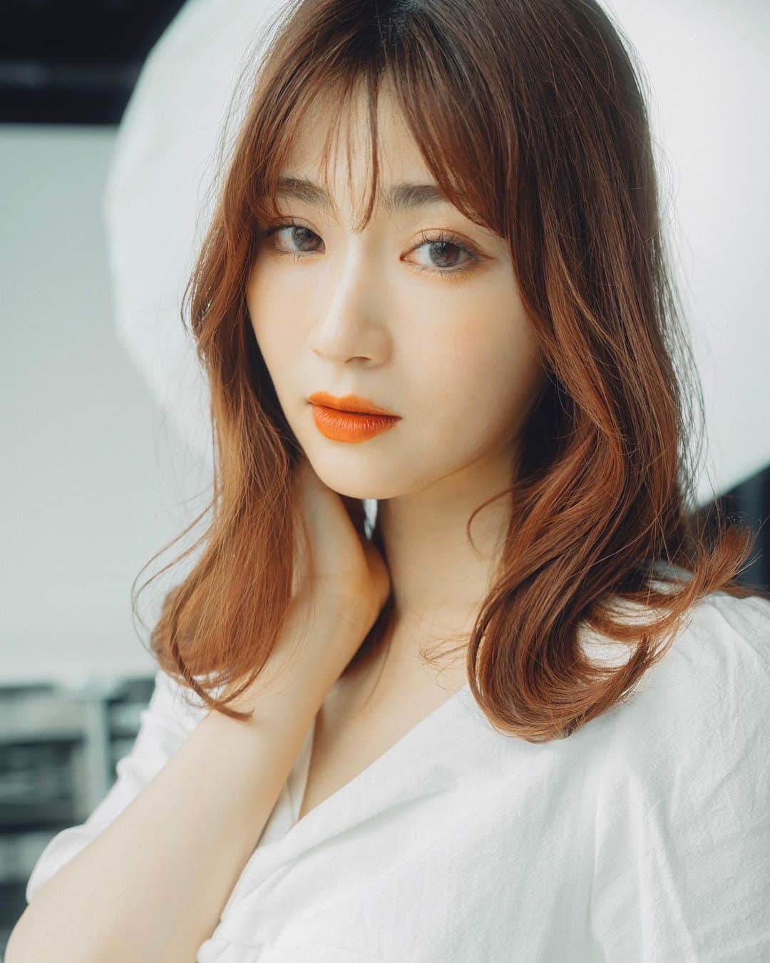 有川さとこのインスタグラム：「UNITED BEAUTY KANAZAWA＊前田さん  @maedajyun0509  @united_beauty_kanazawa  　　　　　　　　　　　　　　　　　　　　 　　　　　　　　　　　　　　　  #unitedbeautykanazawa #ユナイテッドビューティー金沢 #金沢美容院 #石川美容室 #ヘアスタイル #セミロング #オレンジメイク#韓国ヘア #hairstyle #orange  #kanazawa #hairsalon」