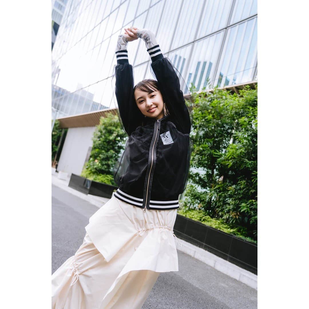 小宮有紗のインスタグラム：「@drop_tokyo  Blouson: @_v3.official   9/8〜9/21渋谷スクランブルスクエア4Fにて期間限定POP-UP STORE開催中です^ ^ #droptokyo #v3 #ヴイスリー #pr」