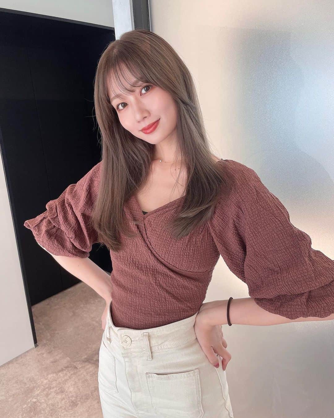 水越愛華のインスタグラム：「💇‍♀️Thank you @okayama_yuhi   今回も透明感マシマシ やや秋っぽカラー🍁🤎  詳細は岡山まで🥹(丸投げ笑)」