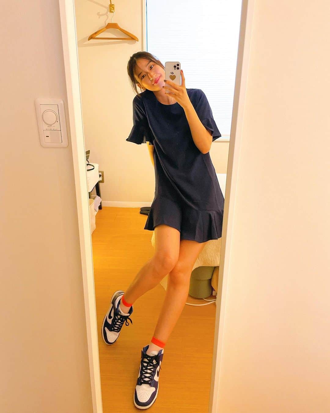 青野楓のインスタグラム：「一枚で着れるワンピースだいすき❤︎ @hotping_japan  と、愛おしい靴 ✔︎ @niketokyo @forgetmenots_official   #kaede626style#hotping」