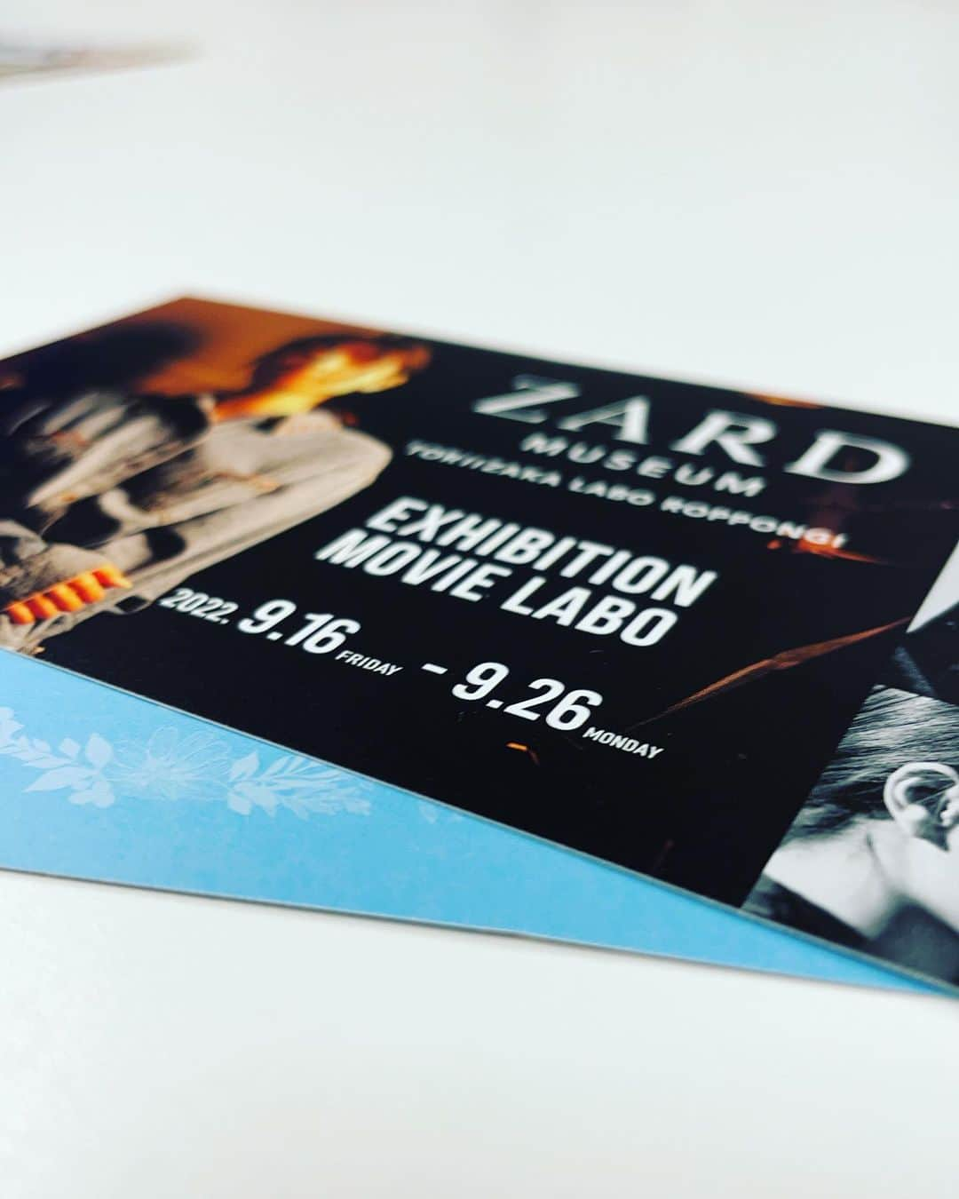 ZARDさんのインスタグラム写真 - (ZARDInstagram)「ZARD MUSEUM鳥居坂ラボ六本木、9/16〜ムービー展で来場者にお渡しする特典【ZARD MUSEUM PRESS】海外撮影に帯同していたスタッフによるインタビューは必読です！ また、特製チケットは3会期全て異なる絵柄になりますのでこちらもお楽しみに！  チケット発売中！ eplus.jp/zard-m/  #ZARD #ZARDMUSEUM #同時並行で制作ラボとプライベートラボの準備も進行中 #来場者特典とグッズの図録はセットで読むのがおすすめです」9月13日 19時16分 - zard_since_1991