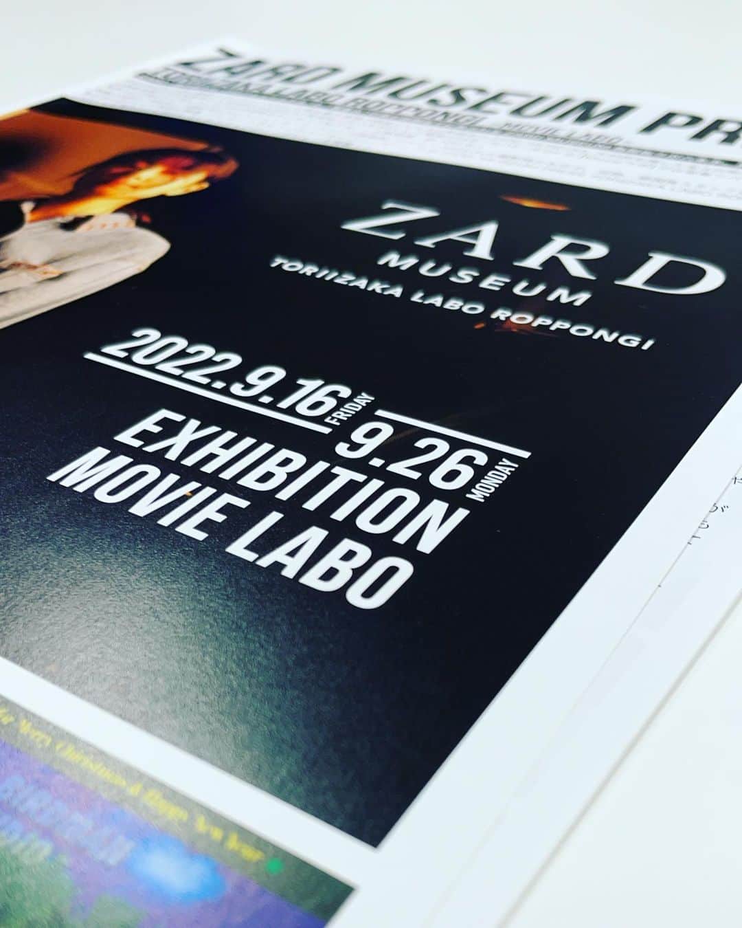 ZARDのインスタグラム：「ZARD MUSEUM鳥居坂ラボ六本木、9/16〜ムービー展で来場者にお渡しする特典【ZARD MUSEUM PRESS】海外撮影に帯同していたスタッフによるインタビューは必読です！ また、特製チケットは3会期全て異なる絵柄になりますのでこちらもお楽しみに！  チケット発売中！ eplus.jp/zard-m/  #ZARD #ZARDMUSEUM #同時並行で制作ラボとプライベートラボの準備も進行中 #来場者特典とグッズの図録はセットで読むのがおすすめです」