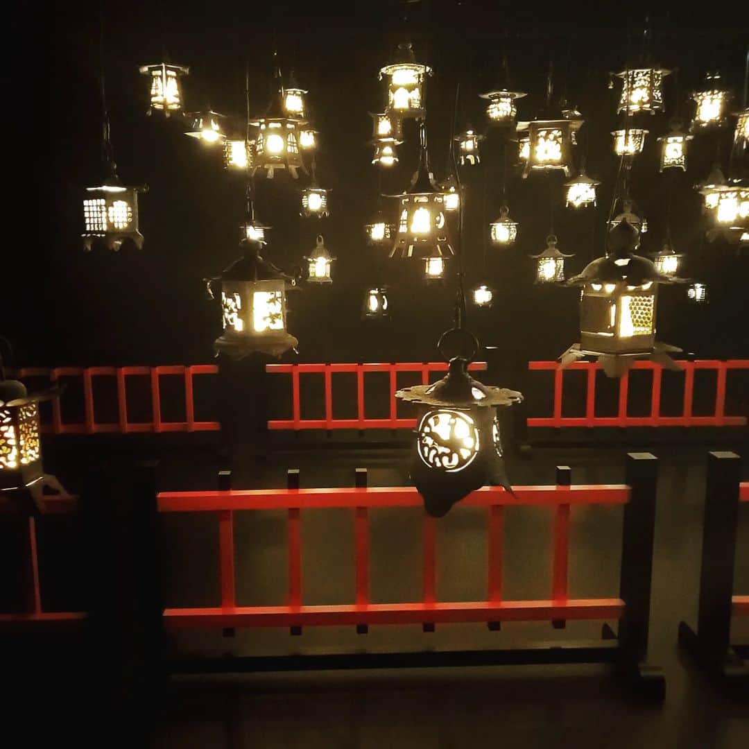 水嶋友香さんのインスタグラム写真 - (水嶋友香Instagram)「【アートアクアリウム美術館GINZA】 気になってたとこ行けた🥺浴衣着て行くとオリジナルうちわプレゼント、との事で浴衣着て汗だくで行ってきました✨🤭 とーっても綺麗でした❤️  #アートアクアリウム #銀座 #銀座三越 #金魚 #浴衣女子 #美術館 #art #ginza #アクアリウム」9月13日 20時18分 - yukachin.0505