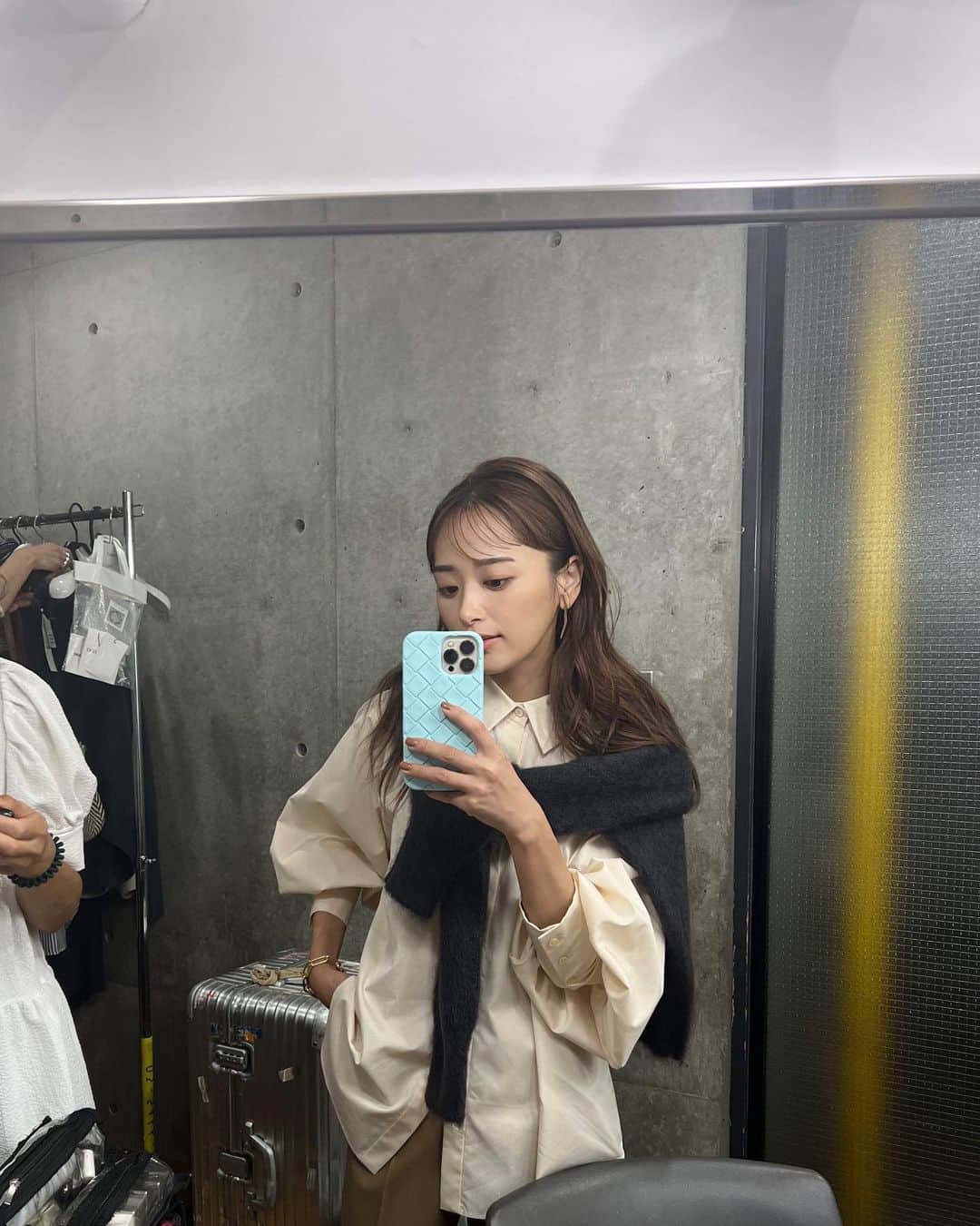 近藤千尋のインスタグラム：「出ました❗️ 最近の載せてない写メ10連発❣️🤣📷 ファッションやネイルや鏡越しや🥰笑  わかる範囲のタグ付けはしてます🤍😍  今週あっという間に過ぎ去りそうだ…🥺」