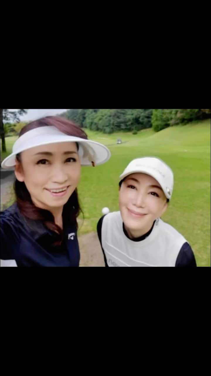坂村かおるのインスタグラム：「今日は、女子会ゴルフ⛳️ ・ 女性同士でワイワイしながら回るゴルフはメッチャ楽しかった☺️ ・ また、来ようね💕 ・ ・  いつも「いいね！」を頂きありがとうございます。 皆さんのコメントに元気を貰っています😊  #クィーンオブ美魔女 #team美魔女 #美ST #坂村かおる #トータルビューティーアドバイザー #美しく老いる #バランス #美容 #コスメ #ファッション #今日のコーデ #トータルバランス #お洒落な人と繋がりたい #コスメ好きな人と繋がりたい #美意識高い人と繋がりたい #美魔女 #美魔女が変わる #アップデートしてる人と繋がりたい #自分らしくアップデート #ゴルフ女子と繋がりたい  #ゴルフ女子」