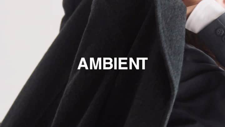 のインスタグラム：「AMBIENT × KEICA 本日20:00〜第一弾 発売しました✨ 有難いことに販売開始すぐ 残り僅かの物も多数出ています🙇🏽‍♀️  今回は、 ベーシック且つクラシックなお洋服を作りました。  カジュアルにももちろん着用していただけますが、 合わせ方次第でいろんなシーンで着用いただけます🫧  品のある大人なシルエットと素材とカラーで揃えているので お仕事、女子会、デート、入園式、卒業式などにも着ていけて合わせやすいです♡  インスタライブのアーカイブも残しているので 是非 参考にしていただけたらと思います❤️  少しずつ私のコーディネートも載せて行くのでチェックしてください✨  #ambient #ambientxkeica」