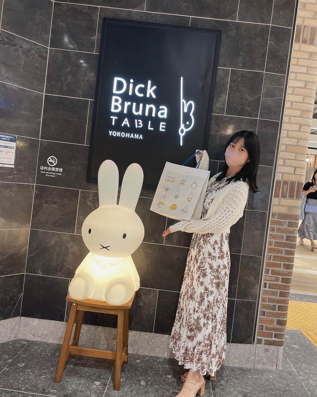 のインスタグラム：「最近横浜で遊んだ時の写真🐰💡  ミッフィーにハマっているのです . . . .  #グラビア#グラビアアイドル#インスタグラビア#グラドル#グラドル自画撮り部#自撮り#私服#水着#ヘアアレンジ#写真#写真好きな人と繋がりたい#photo#被写体#撮影会#撮影#ファッション#좋아#셀#팔로우#오오티디#instagood#instadaily#selfienation#me」