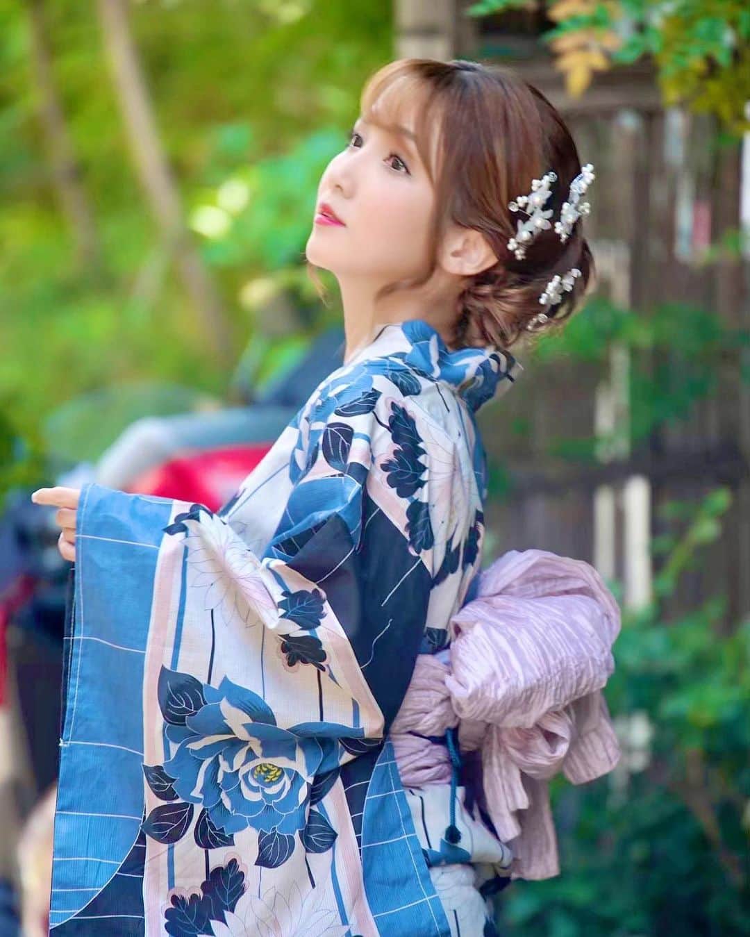 友田彩也香のインスタグラム：「夏終わっちゃうね🥺🫶🏻 ⁡ ⁡ See My LINK-TREE On Profile！！ ⁡ #インスタグラビア #instagravure #Japanese #japanesegirl  #asian #asiangirl #asianwoman #asianstyle #sexy #Photo #gravure #shooting #photographer #ootd #summer #浴衣 #official  #follow #followme」
