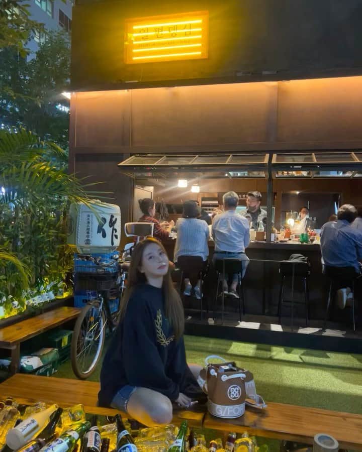 ハン・ジウンのインスタグラム：「라운딩 후 저녁은 판교 #일편뎅심 🥳🍡✨🥃 분위기에 취하구 사케에 취하구 너에게 ㅊ1ㅎ니...>ㅁ<ㅋㅋㅋ 웨이팅 많았는데 예약하길 잘해찡!!완벽한 하루룰루😻🫶🏻❤️  #오뎅바 #사케바」