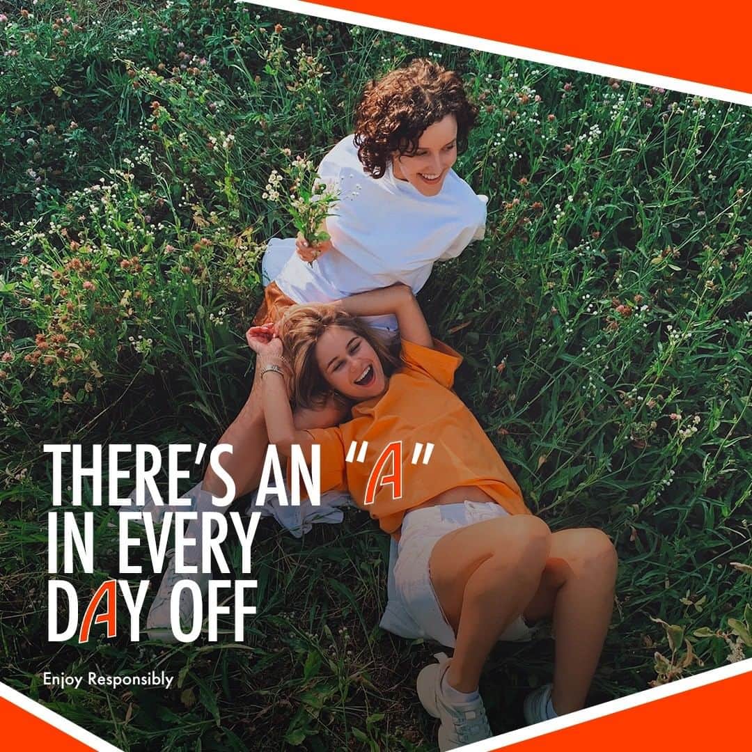 Aperol Spritzのインスタグラム：「The perfect recipe for a day-off? Some #AperolSpritz, good company, and good food: cheers to togetherness! #JoinTheJoy」