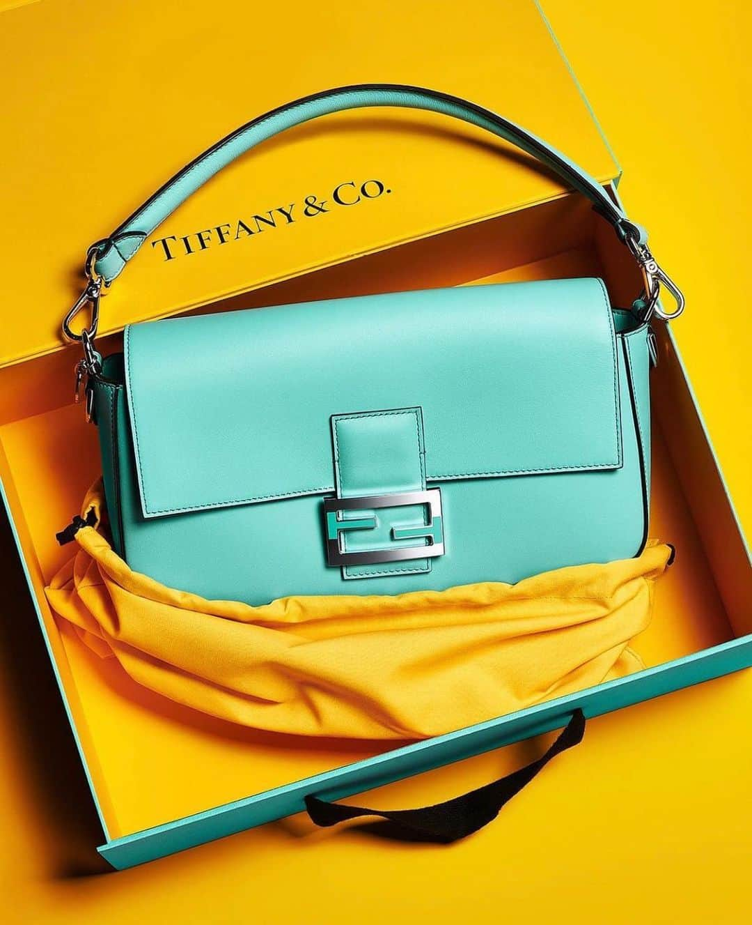 キム・ジョーンズさんのインスタグラム写真 - (キム・ジョーンズInstagram)「A @tiffanyandco @fendi Baguette! @alexandrearnault @silviaventurinifendi」9月14日 1時37分 - mrkimjones