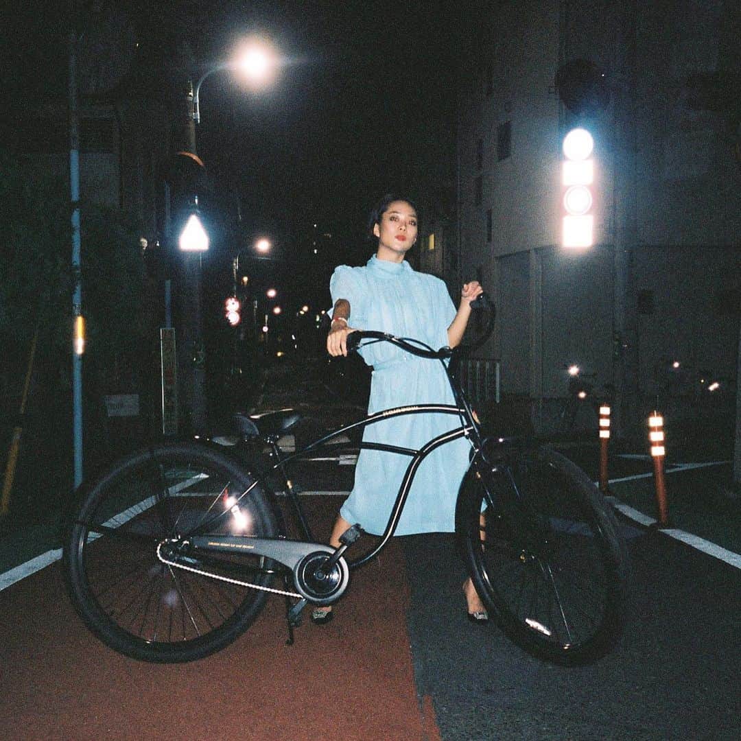 Yup’inのインスタグラム：「わたしの愛車、卍バブ卍、です きみとならどこまでも。  #チャリできた  #ビーチクルーザー #バブ」