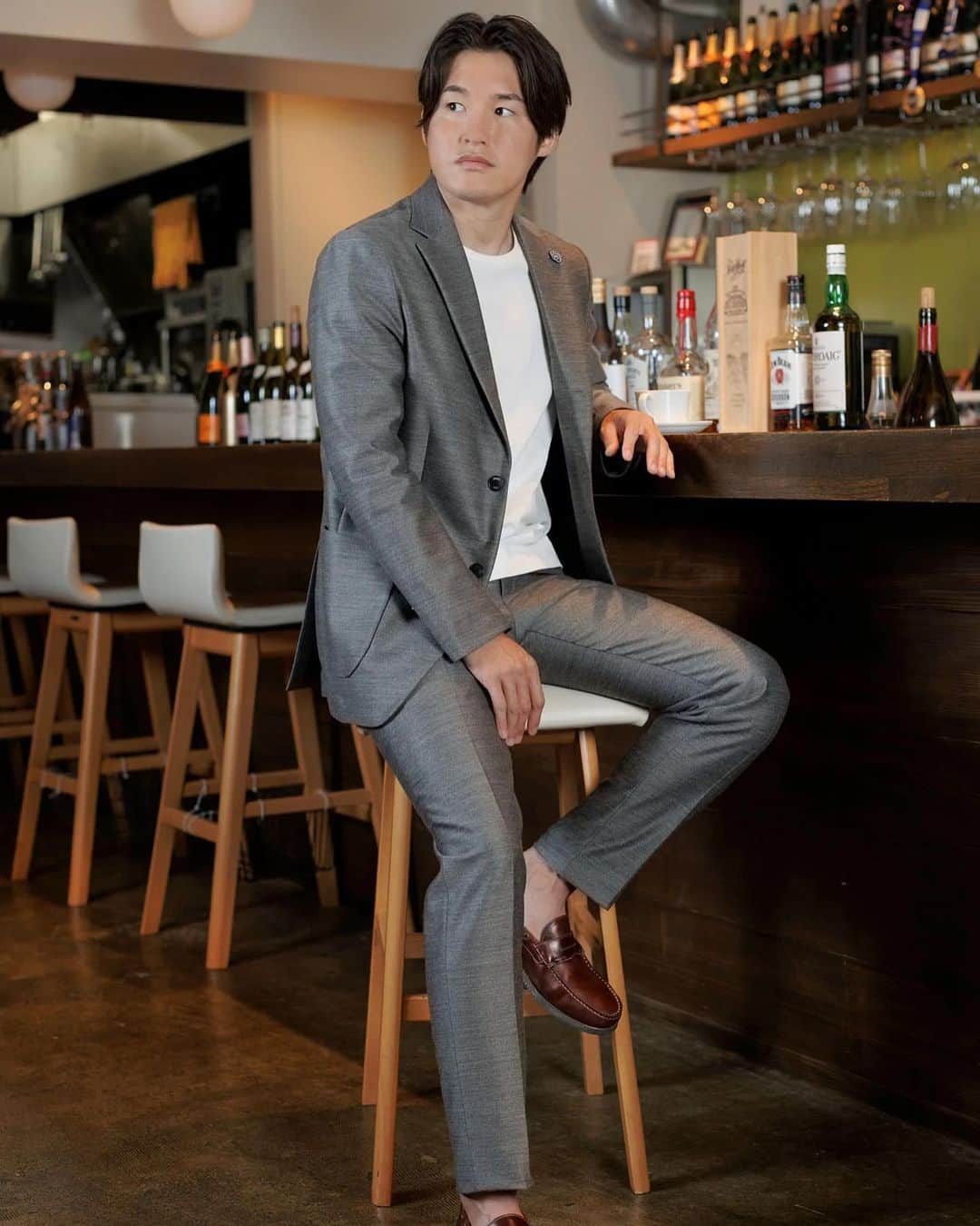 小林雄一のインスタグラム：「🐾 スーツモデルやってみました 慣れないけど、楽しかったなー🙆‍♂️  #kisuke #先輩モデルIさん」
