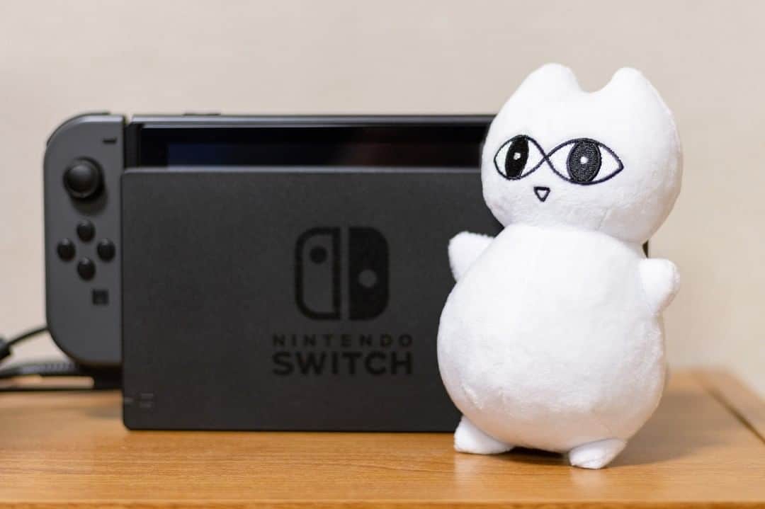 斧口智彦のインスタグラム：「ぬいぐるみを買いました。のねりここという猫さん。  #写真好きな人と繋がりたい #カメラ好きな人と繋がりたい #ファインダー越しの私の世界 #photooftheday #photography #japan  #のねりここ」