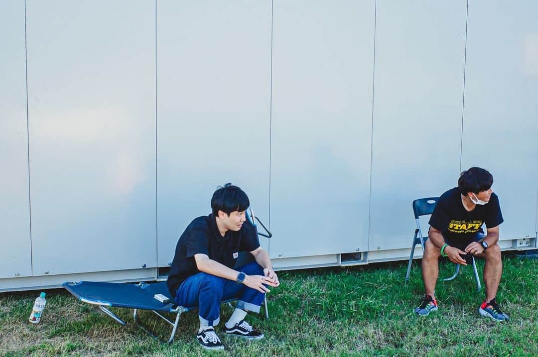 秋澤和貴さんのインスタグラム写真 - (秋澤和貴Instagram)「この夏のオフショット的なのです。 日が違うのに服がまじでずっとかぶってるな…。  photo by @t_s_p_1988」9月14日 12時44分 - sdb_akizawa