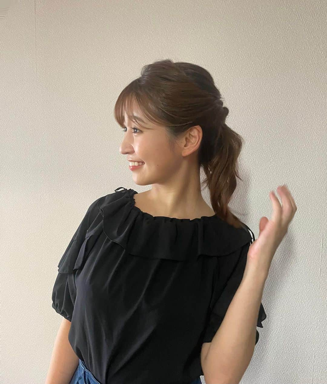 山下佳織のインスタグラム：「今日もすてきな髪型にしていただきました🙇‍♀️ありがとうございます꒰｡•◡•｡꒱  #左手の躍動感 #ヘアアレンジ #ポニーテール」