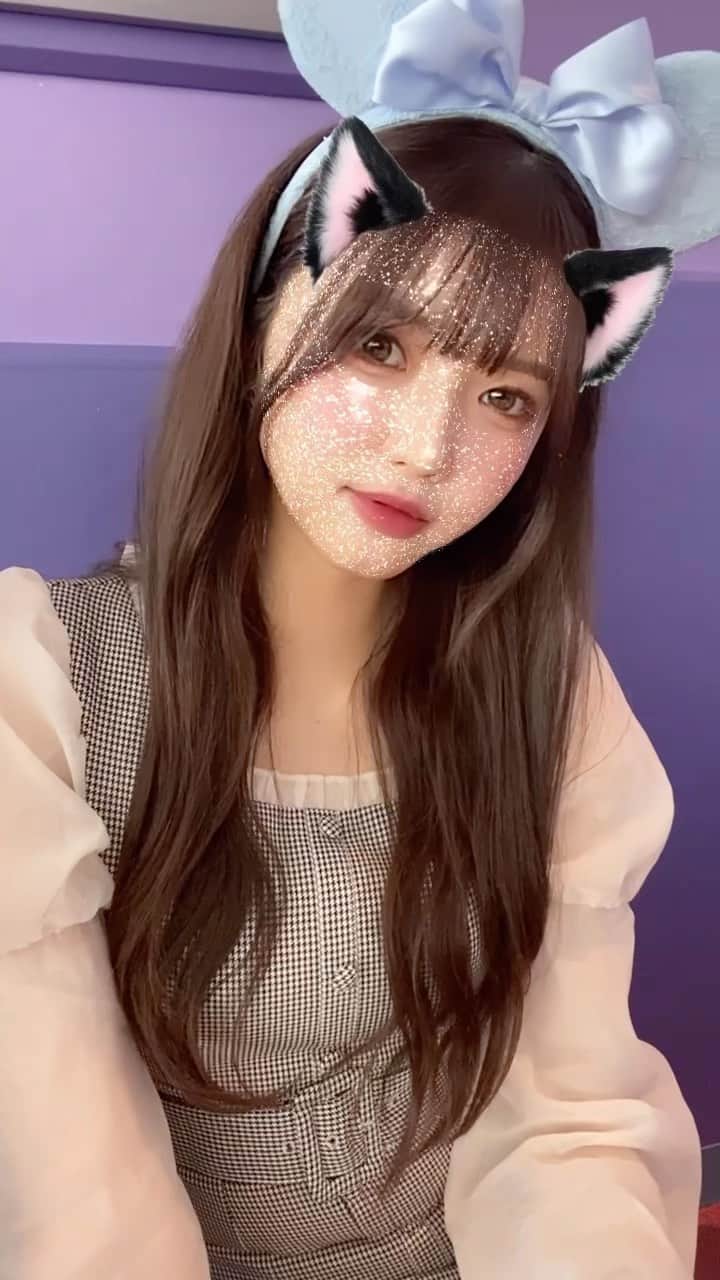 月愛きららのインスタグラム：「ででにいてきた🌈🌈  今日からハロウィンだったみたくてちょーたのしかった☺️ ぱぱと妹と行ってきたよ！  #disney #disneyland #dハロ #disneyfan」
