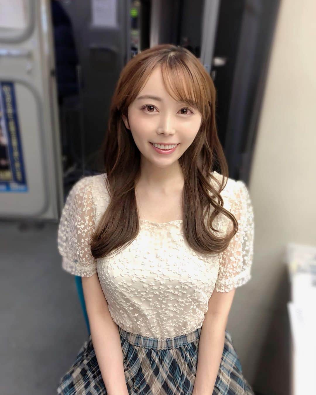 のインスタグラム：「まもなくタダイマ！始まりますよー✨ 今日は、豪華プレゼントも🎁  #rkb毎日放送 #タダイマ！ #アナウンサー #辻満里奈」
