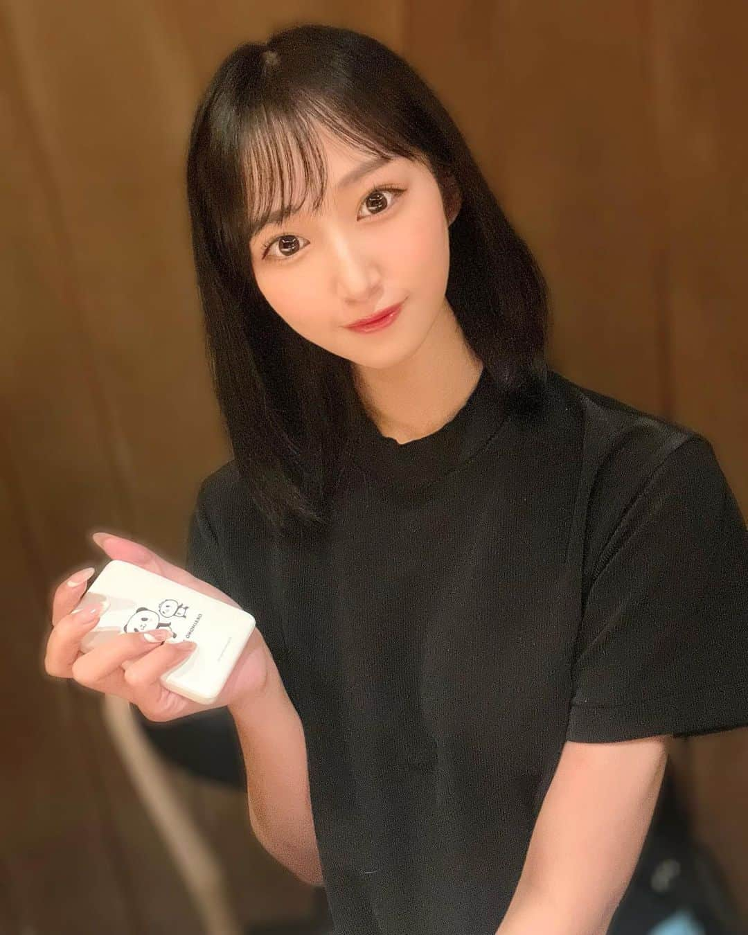 川瀬もえさんのインスタグラム写真 - (川瀬もえInstagram)「今日も一日おつかれさま🙌 最近スマホをを新しくiPhone13ProMaxに変えたんだけど楽天モバイルに契約してみたよ！ webから契約できて申し込みも簡単だったし 料金プランもわかりやすくて助かった✨  RakutenLinkを使えば国内通話無料なのもすごい、、！＊一部非対応番号あり  #PR #楽天モバイル」9月14日 15時45分 - kawasemoe