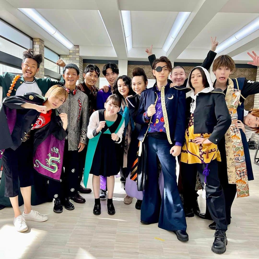 のインスタグラム：「#新信長公記 #三浦翔平#伊達政宗 公式さんがupしてくれた写真達📸✨ コスプレ毎話あるのかと思いきや、1.2話だけだったナ🤣🤣🤣」