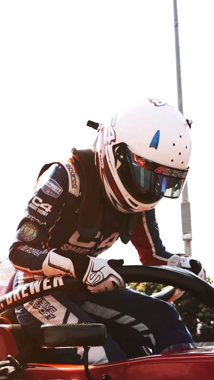 Lindsay Brewerのインスタグラム：「Doing what I love🏁❤️ @c4energy」